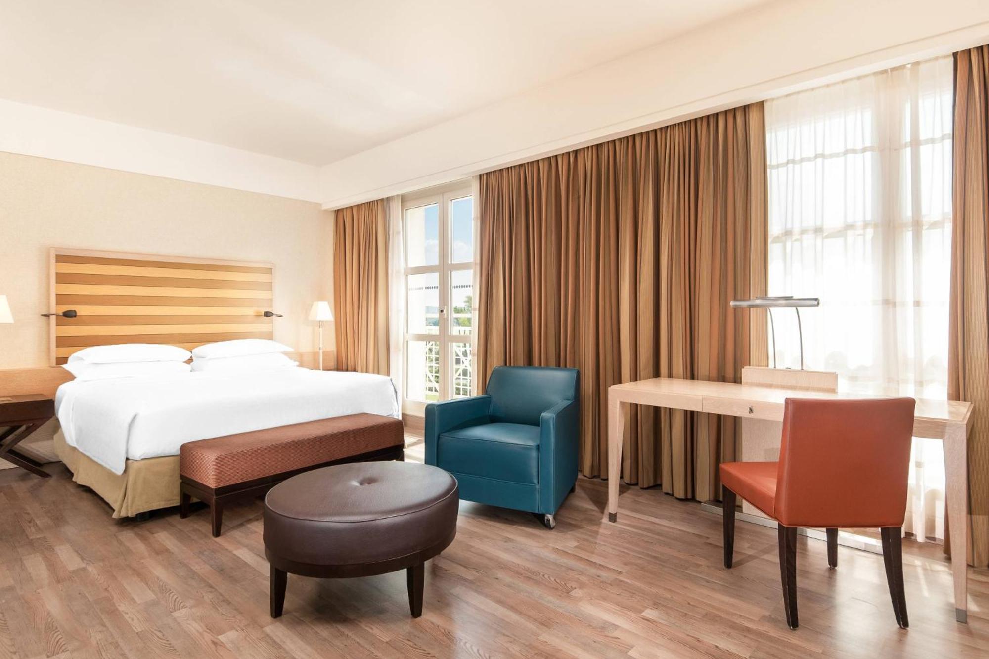 Executive King Room,1634396543:JPEG
